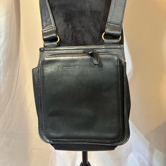 Vintage FOSSIL 1954 Black Crossbody Genuine Leather Flap Over 75082 - Picture 1 of 7